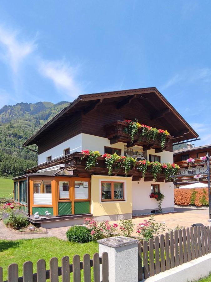 Haus Hubertus Apartamento Fusch an der Grossglocknerstrasse Exterior foto