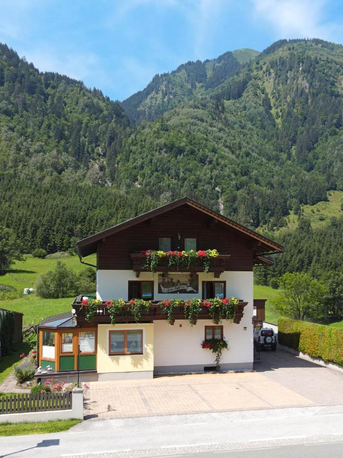 Haus Hubertus Apartamento Fusch an der Grossglocknerstrasse Exterior foto